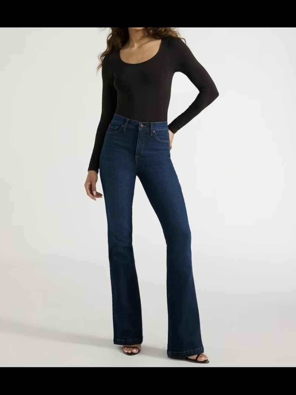 N.W.T sofia by sofia vergara Dark Blue High-Rise Flare Jeans SIZE 12